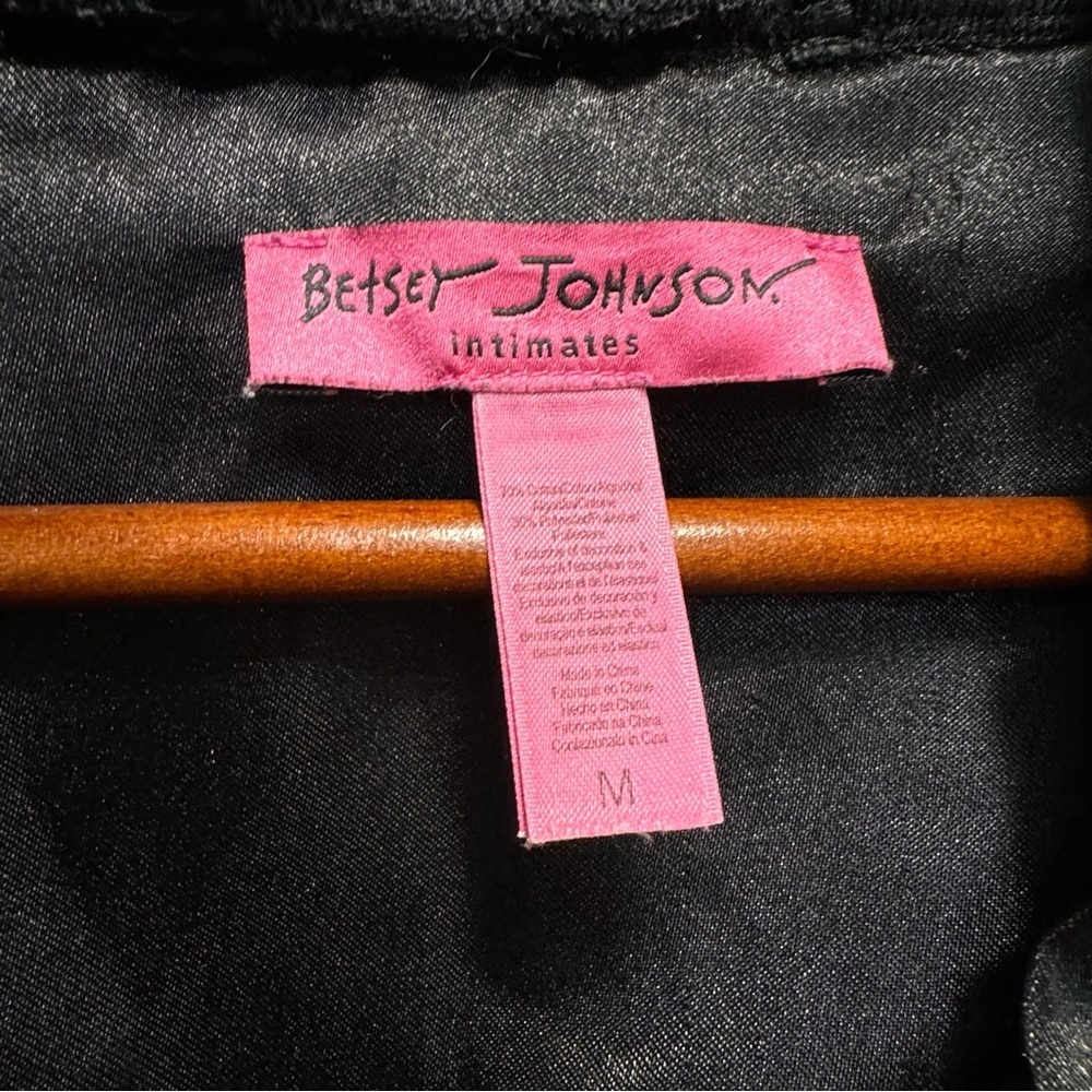 Betsy Johnson Intimates Black Velvet Ruffle Robe Size Medium - Picture 11 of 11